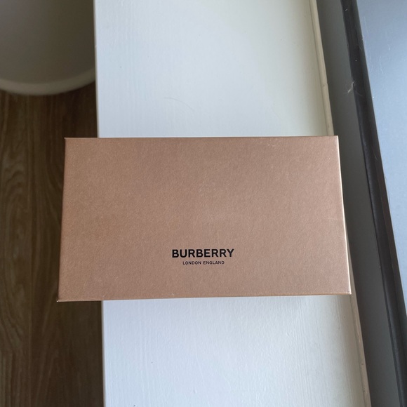 Burberry Women’s Delilah Sunglasses Deer Havana EUC #BE4327 Made in Italy - Picture 4 of 15